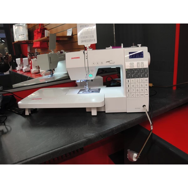 Sewing Machine Janome dc7060 portable